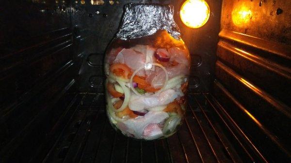 Курица в банке