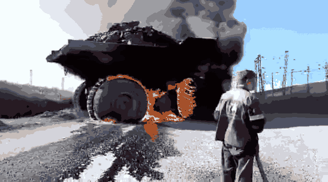 БелАЗ сгорел полностью