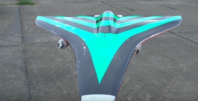 Авиамодель с турбореактивным двигателем разогналась до 727 км/ч