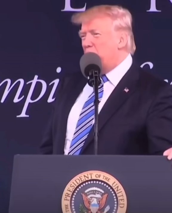 Вот кто пишет диалоги Трампу