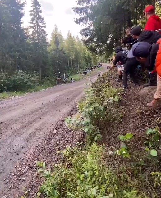 Промчалса на скорости 190 км/ч