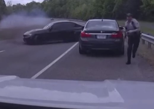 Полицейский чудом остался жив